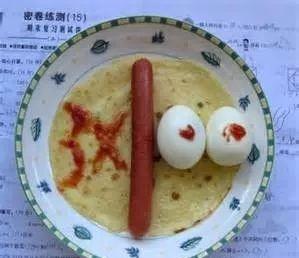 原创高考迷信行为7大排名:火腿鸡蛋100分,男老师穿旗袍讲课,有用吗