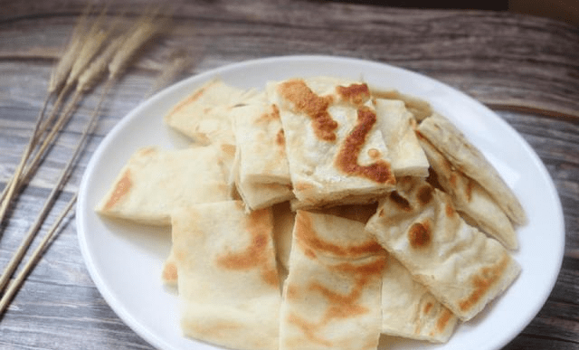 两张大饼解决一顿饭,层次分明,又软又香,天天吃都不腻!