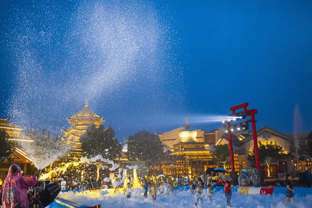 济南方特"唐潮泼水节"盛大启幕 ,暑期清凉狂欢已开启_游客