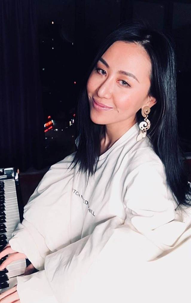 《快女》潘虹樾蹭热度,吐槽综艺一个比一个难看,艺人像妖魔鬼怪_姐姐