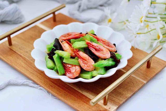 原创夏季滋补养生正当时,这菜不能少,消暑退热除烦躁,家人多吃健康