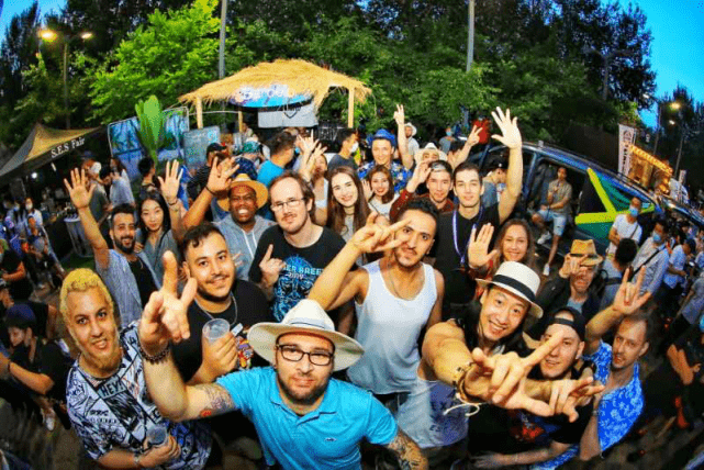 看,沙滩 乐队 集市……恢复浓郁烟火气的学府凯德广场好美!