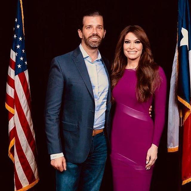 特朗普大儿子女友穿衣翻车了!腰细膀粗还想扮嫩?比例明显不协调