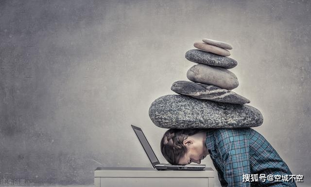 同是40岁的人,别人躺着挣钱,你却苦苦挣扎,这4个思维很重要