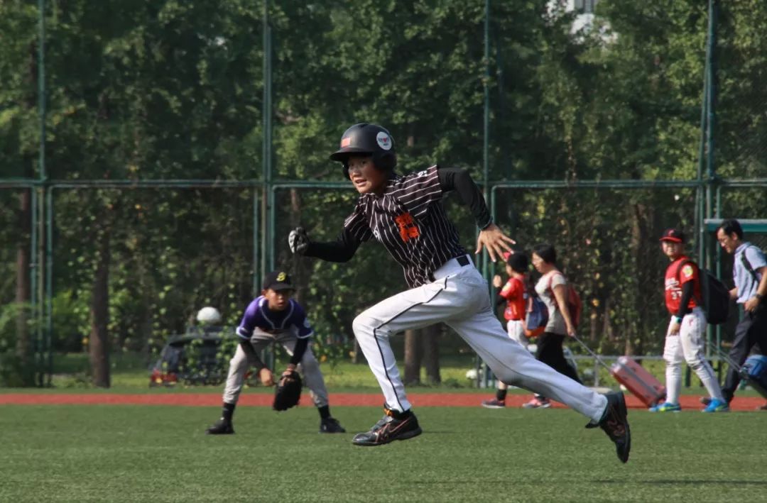 强棒天使队第三届清华大学尹嘉瑞杯少年棒球邀请赛夺冠!