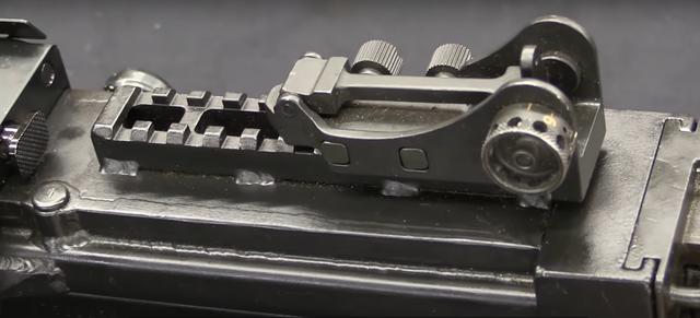 以色列内盖夫机枪像m249又不是m249的轻机枪印度买了一万多挺