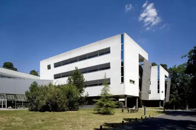 南特大学位于布列塔尼大区,是法国西北部的科研教育中心
