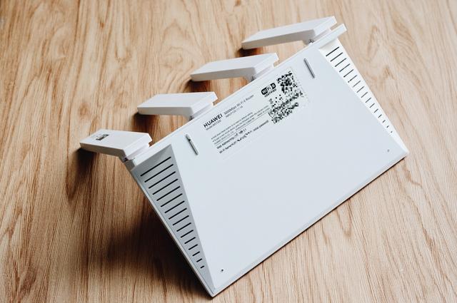 而且和华为的手机搭配使用更是将其各项功能发挥到极致,基于华为的