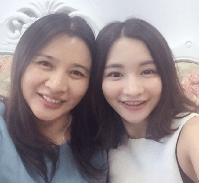 原创miss到底整容了吗?少年时期照片曝光,对比后网友恍然大悟!