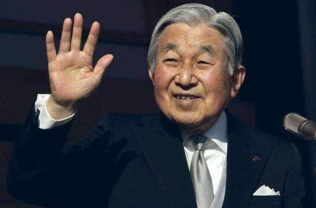 日本天皇首次访华,要求晚宴上一道菜撤下,遭到中方拒绝_中国