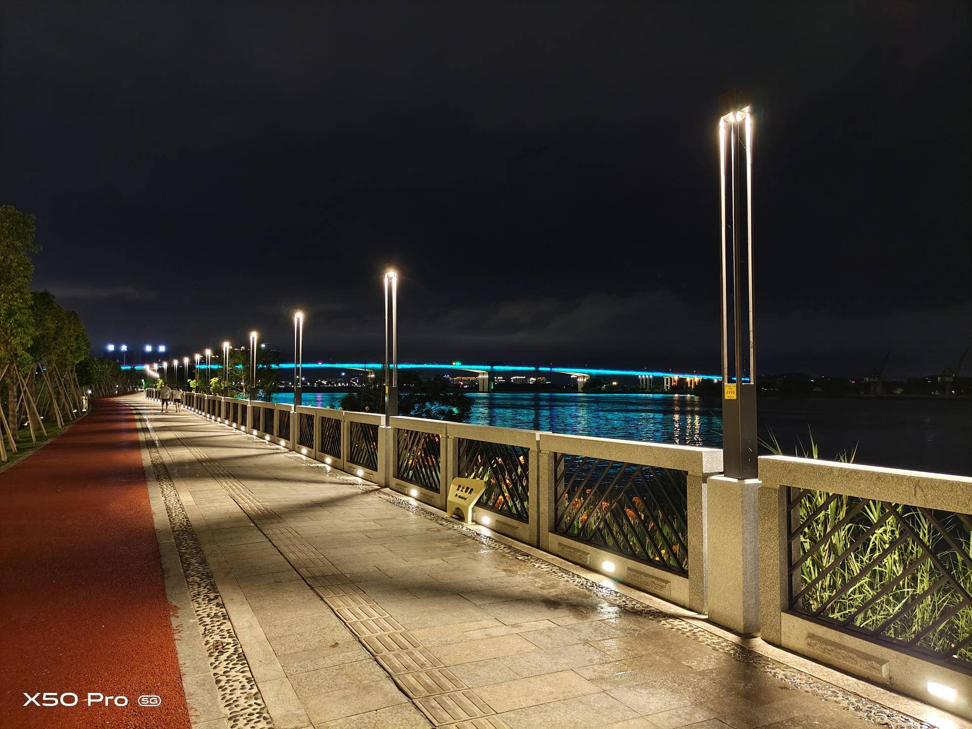 喜欢拍照拍视频该选哪款5g手机vivox50pro是个不错的选择