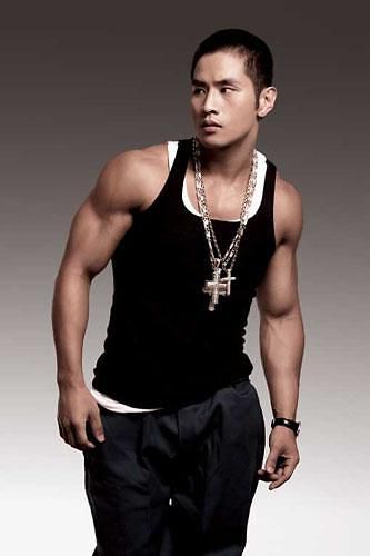 明星为逃兵役更改国籍,遭国家驱逐不得踏入国门_刘承俊