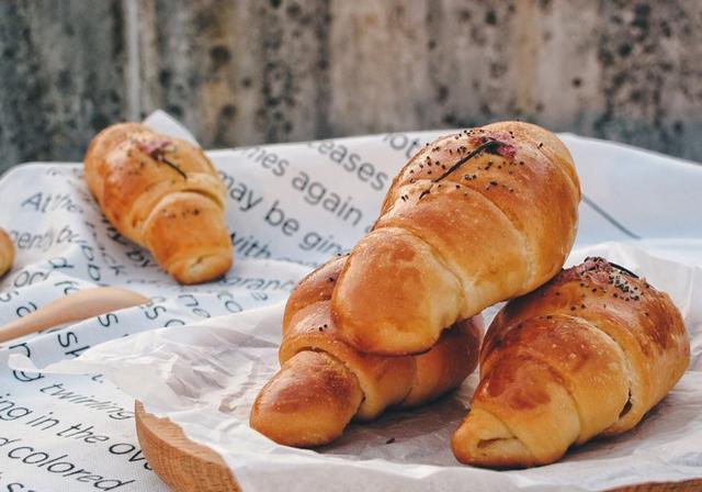 国外3种知名面包,不是酸就是咬不动,网友:打开包装,我快晕厥_味道