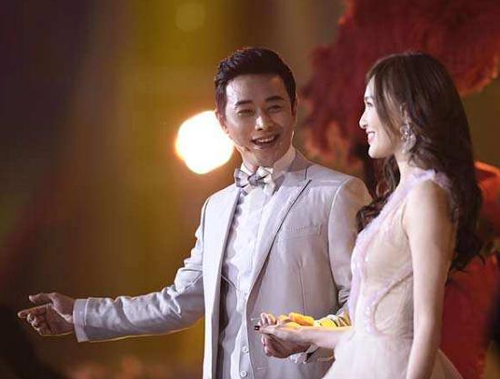 原创男明星和女助理太暧昧罗晋也中枪和助理上演摸头杀