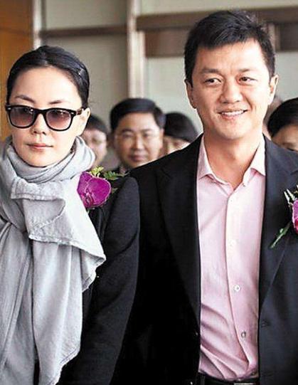 跟李亚鹏的十年感情要说王菲都多爱打麻将,恐怕她的好友刘嘉玲,张国荣