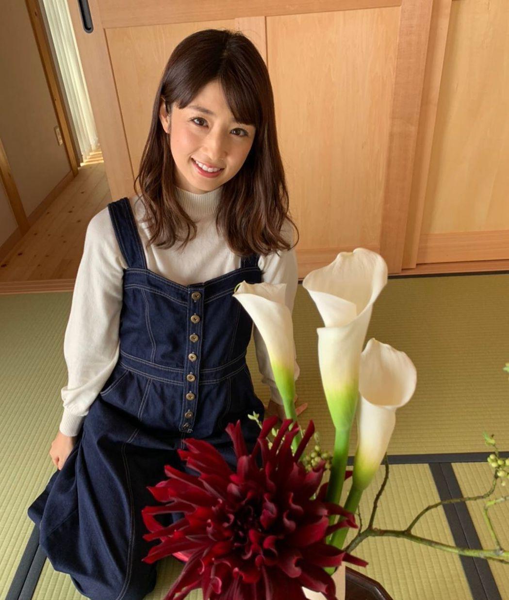 先介绍一下小仓优子,她在2000年的时候,因参加综艺节目《三宅裕司的do