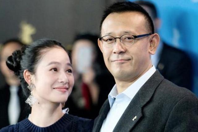 姜一郎是一个 个性独立且非常有气质的女孩, 在法国巴黎读书,回家的