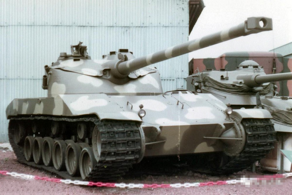 现实中的"查狄伦 25t"样车 返回搜