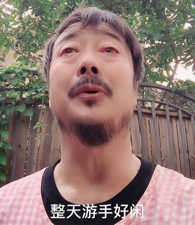 《燕子李三》张立晒近况,54岁打扮如农民,山上放羊嘶声力竭唱歌