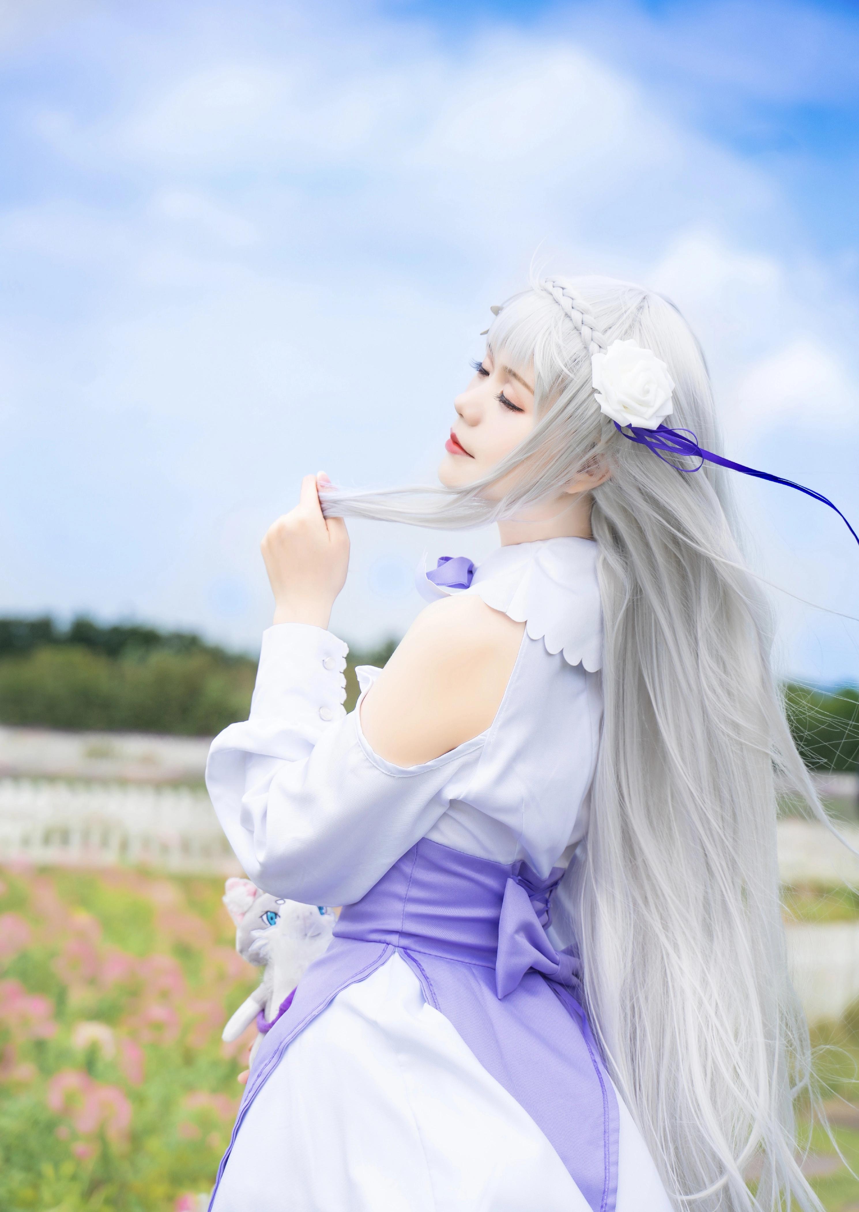 cosplay:《re:從零開始的異世界生活》艾米莉亞@蘿拉lola