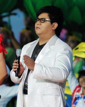 2007年一举夺得星光大道的总冠军盲人杨光如今怎么样了