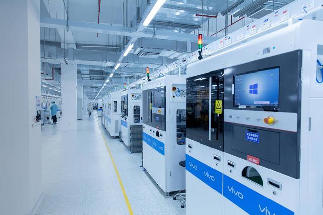 另外,vivo背后自研自产的工业体系,配合全球9大研发中心和5大生产基地