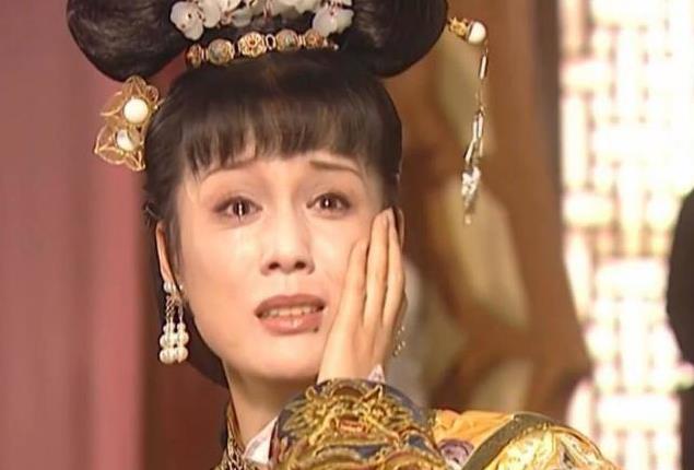 容妃被贬刷马桶在其死后康熙凡见过容妃刷马桶的全部陪葬