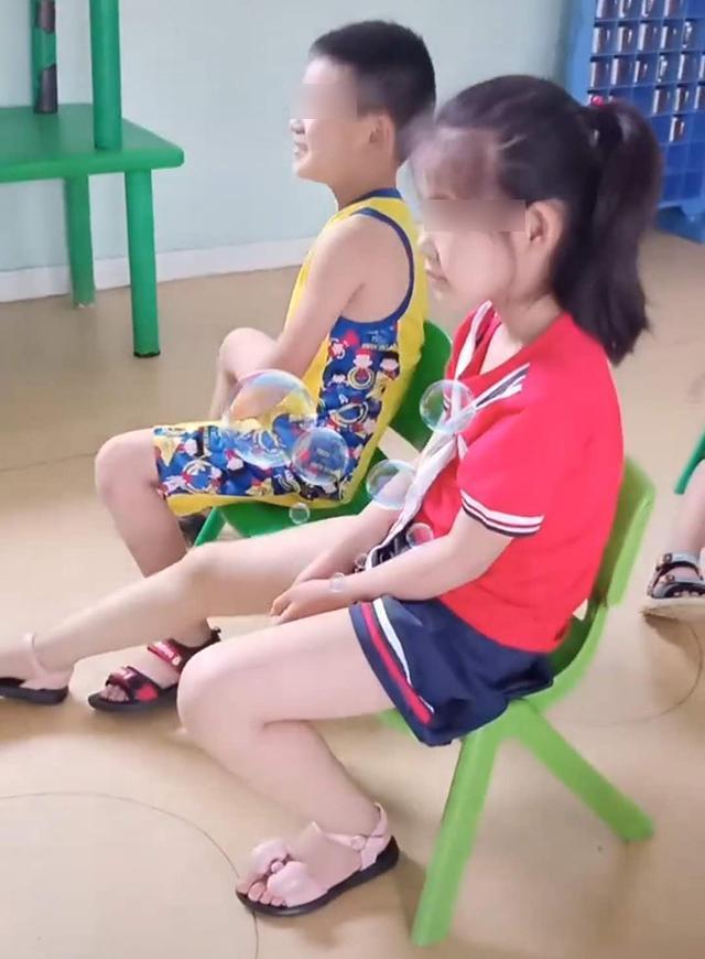 虽说幼儿园的小朋友们还不至于出现早恋这样的现象