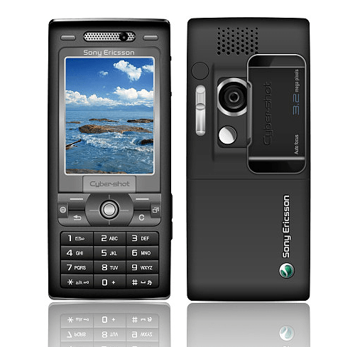 2004年7月上市了第一款光学变焦的"夏普v602sh",这部手机采用了翻盖旋