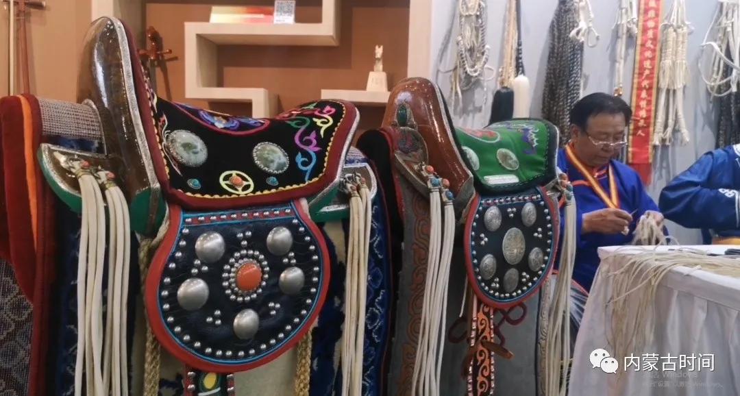 马海制作技艺剪纸民族手工艺品特色文创商品内蒙古展览馆2楼东西厅展