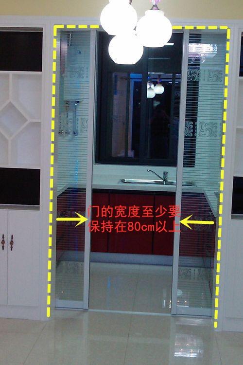 厨房门2侧打柜子尺寸没注意门洞留窄了进进出出有你头疼的