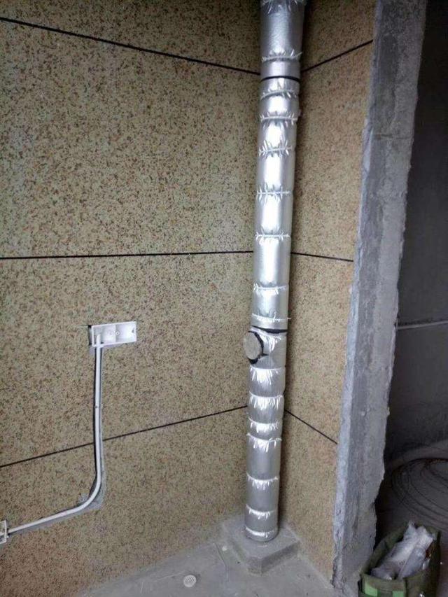 砖砌包排水管,如果工人要求植筋不是坑,让我多给300,我也愿意