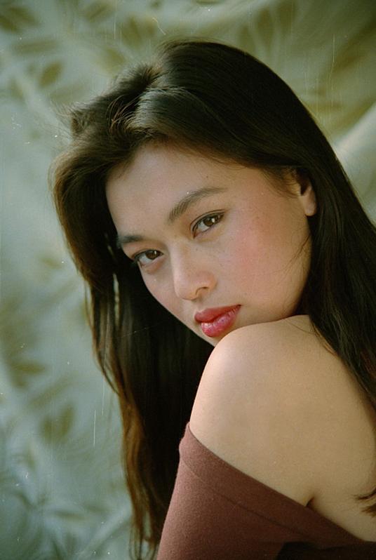 56岁史可近照曝光,深受外国老公疼爱的她,如今依然珠圆玉润,健康迷人_