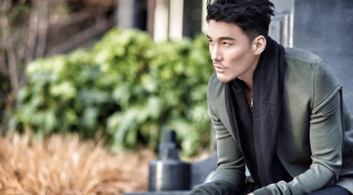 但是尽管分手了,两个人仍然还是念念不忘,而且包海青感情受挫之后