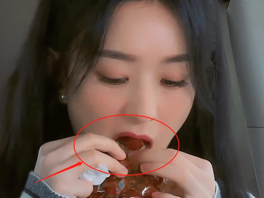 赵丽颖吃饭没带筷子看清她吃美食的方法这才是女明星的体面