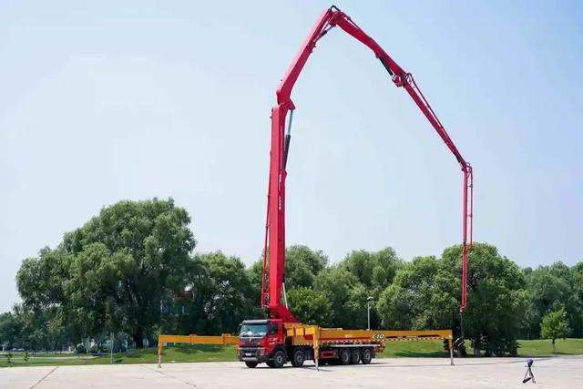 在泵车市场,安装沃尔沃fmx底盘的三一66米c10泵车是市场上的顶级泵车