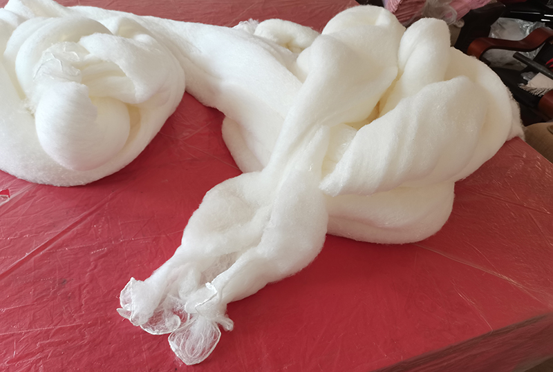 什么季节的蚕茧做蚕丝被好?