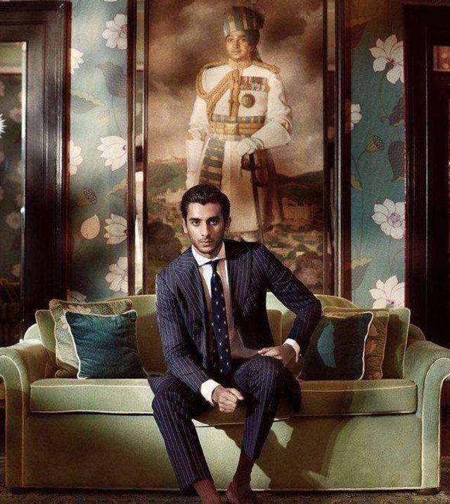 21岁印度土皇帝自称"王子",租宫殿支持女性慈善,帅成杂志常客_哈瑞嘉