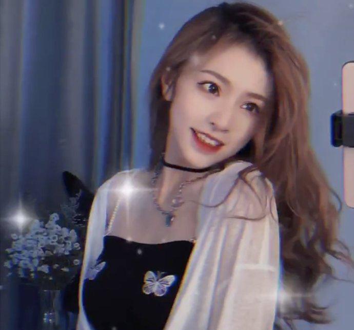 原创女神刘思瑶翻车,滤镜下苹果如此"瘆人",被曝神颜造假信任滑坡