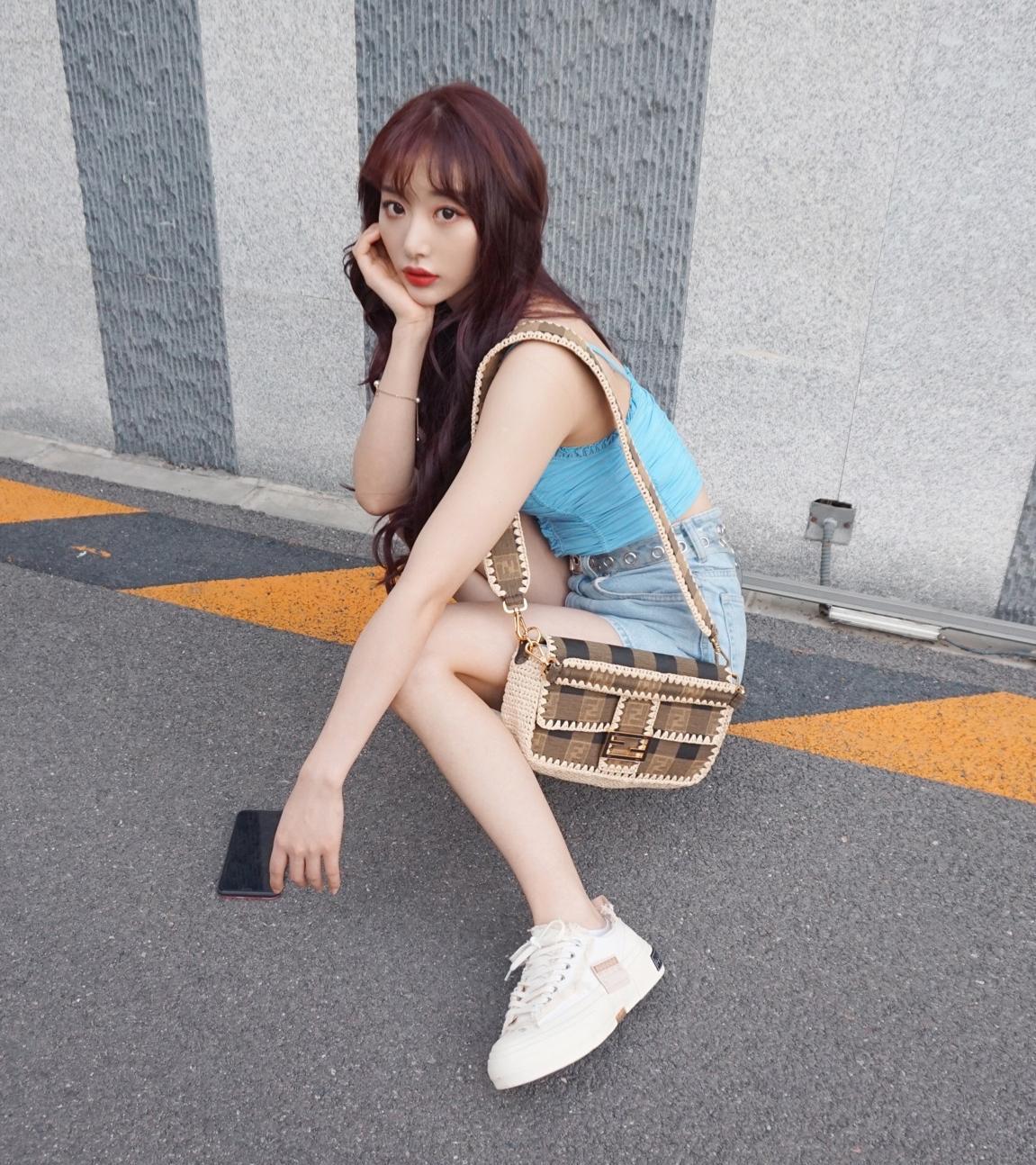 孔雪儿这是什么神仙身材穿吊带配3分短裤大长腿丝毫不输超模