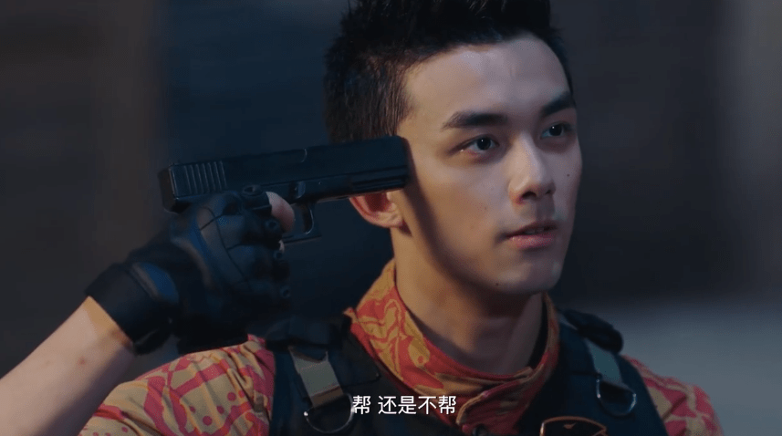 原创肖枫有多双标?被"威胁"时对许蔚百般讨好,对路小北冷酷无情