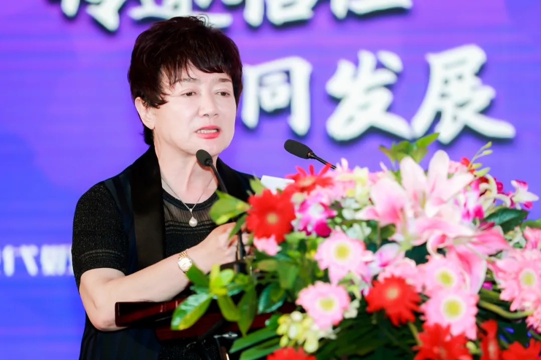 中国奶业协会副会长兼秘书长刘亚清