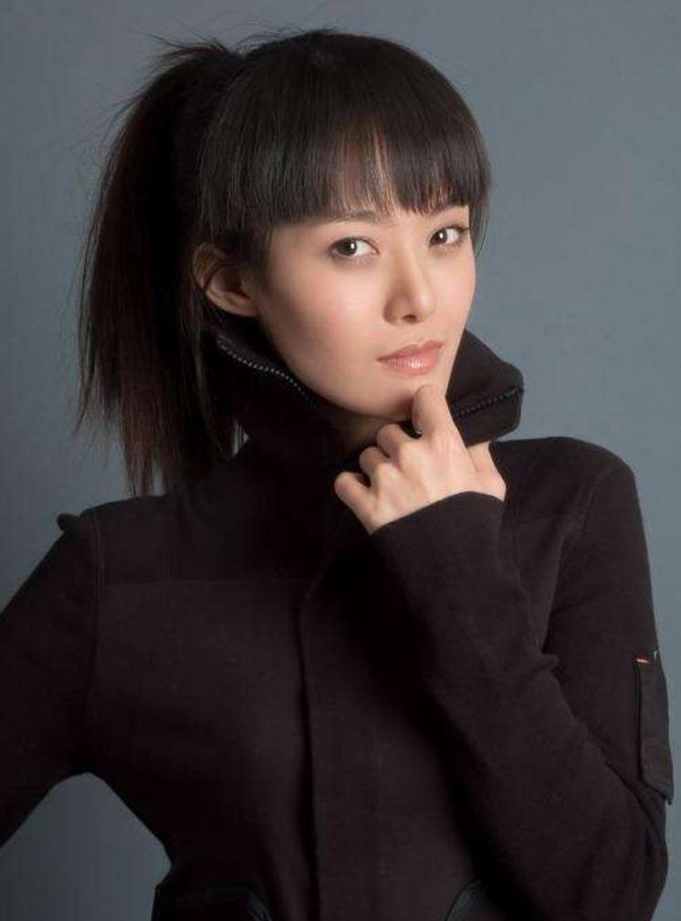 她12岁开始演戏,23岁凭一剧走红,如今退圈10年被遗忘_齐中旸