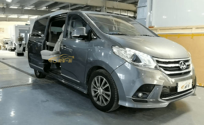 大通g10改装福祉座椅汽车旋转升降座椅实拍效果