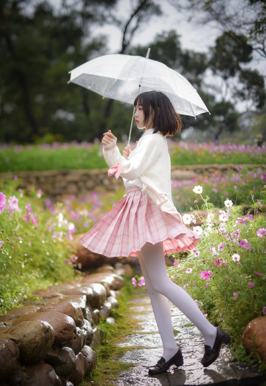 jk少女,雨后伞下的女孩
