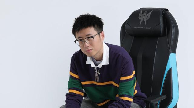 原创lpl官方解说米勒深谈季后赛内幕!s10门票被预定,讲到fpx叹气了