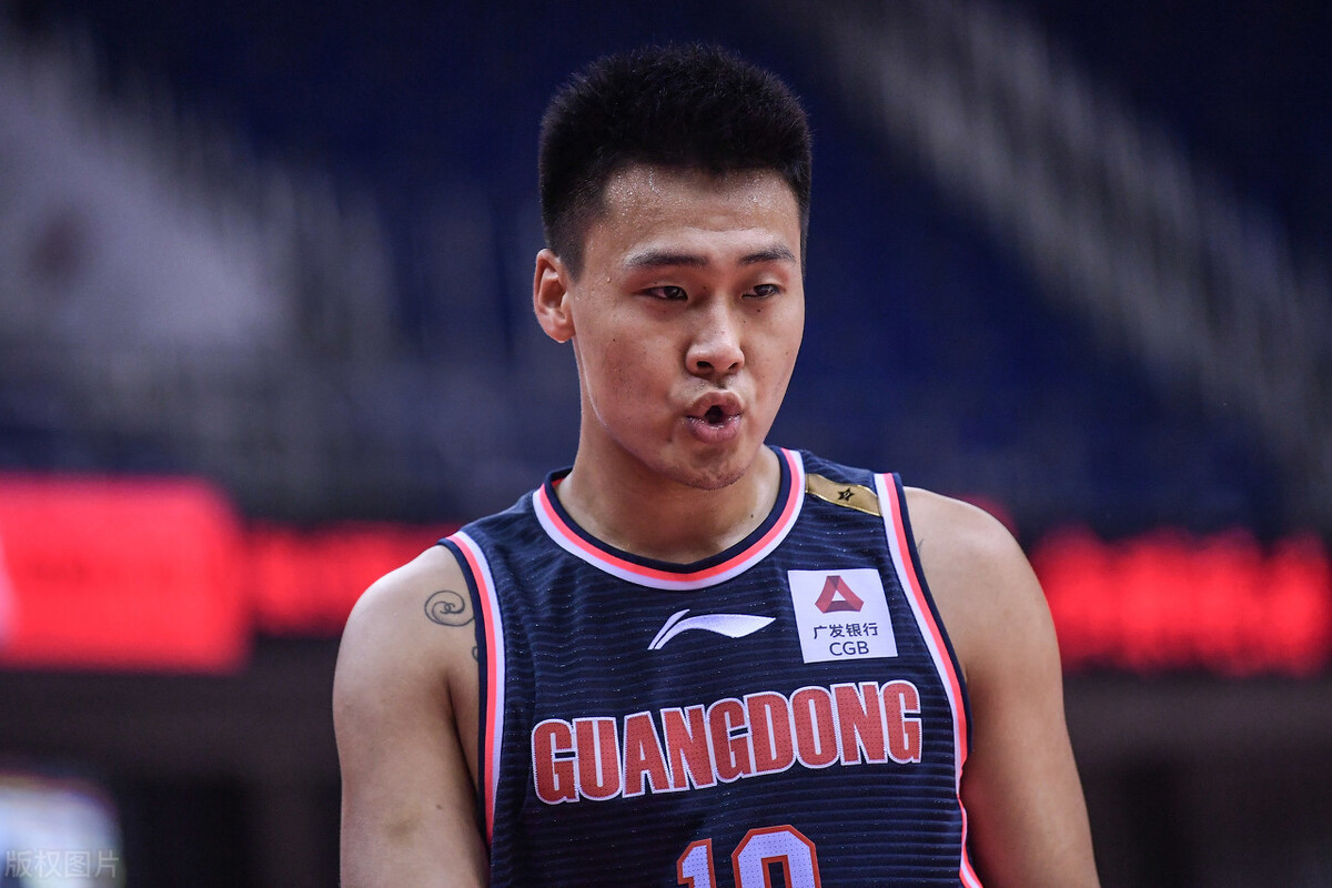 原创广东陷入犯规荒任骏飞脚绊翟晓川吃违体北京打出90反击潮流