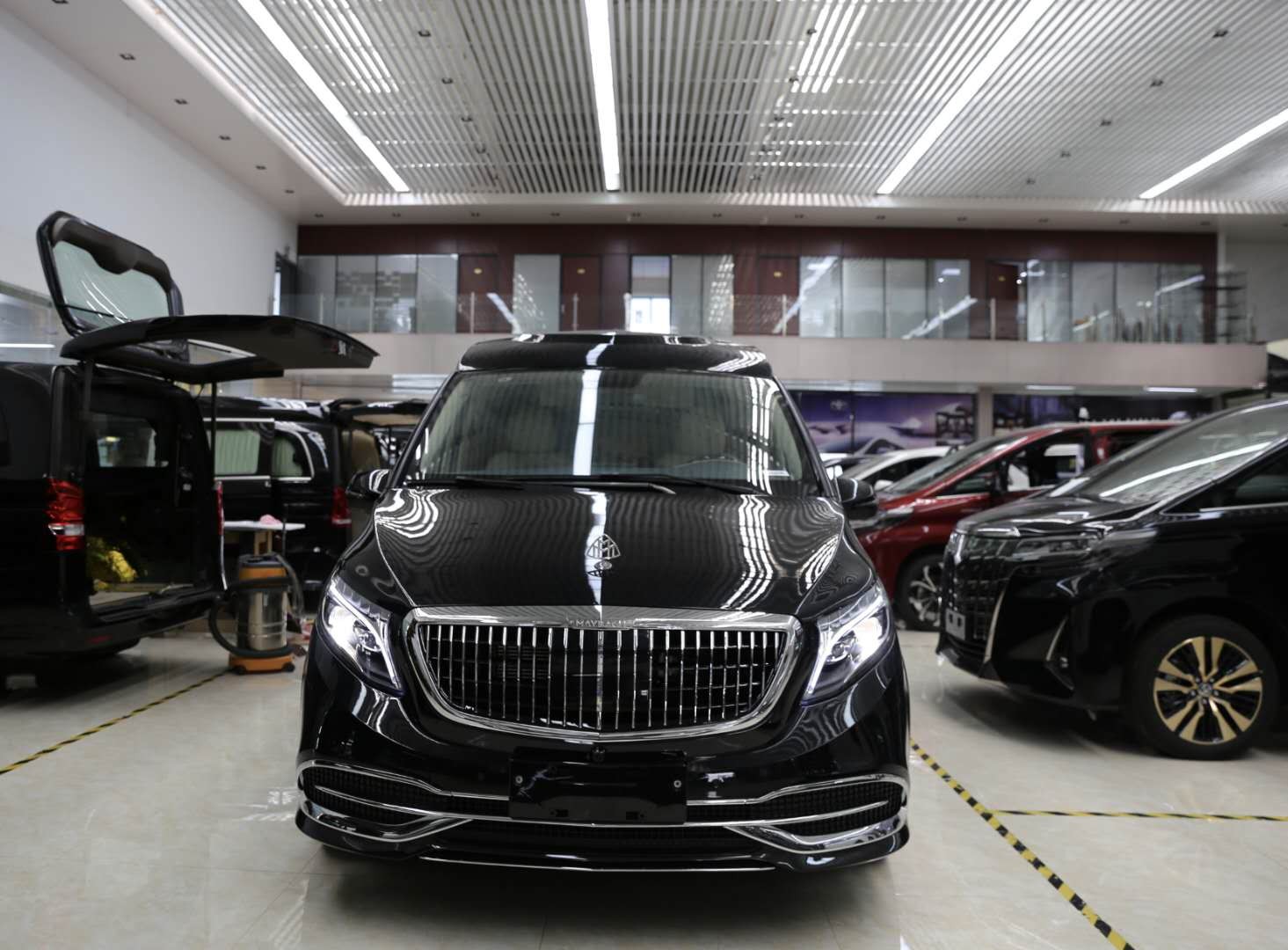 威霆前脸改装v260流水灯 迈巴赫大包围