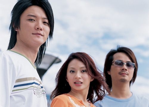 原创踢走主唱的飞儿乐队,找来新人加入,粉丝失望至极不买账