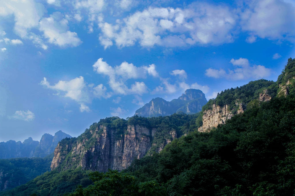 游走神龙峡